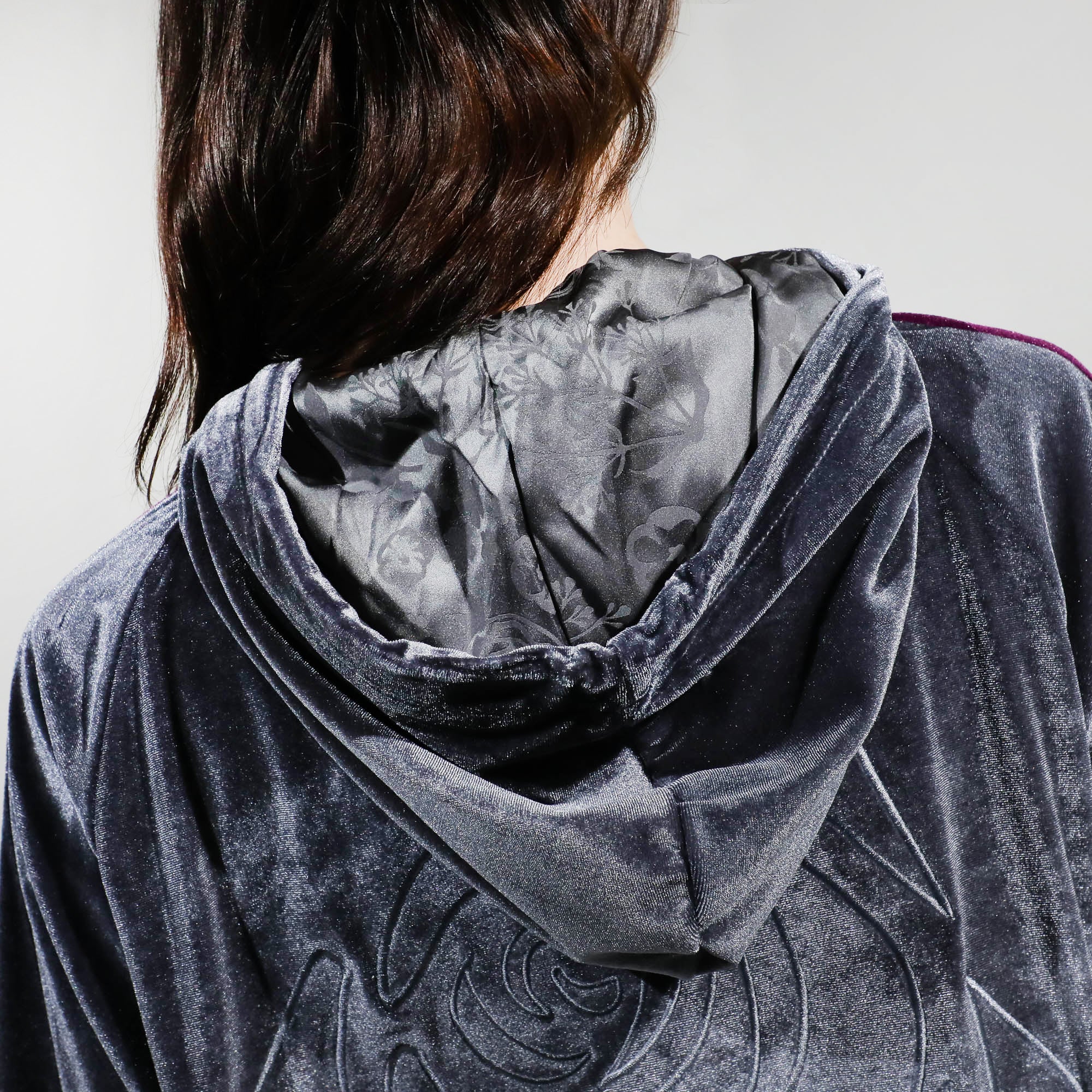 LORE OLYMPUS - VOL6 VELOUR HOODIE WITH EMBROIDERY - Image 5