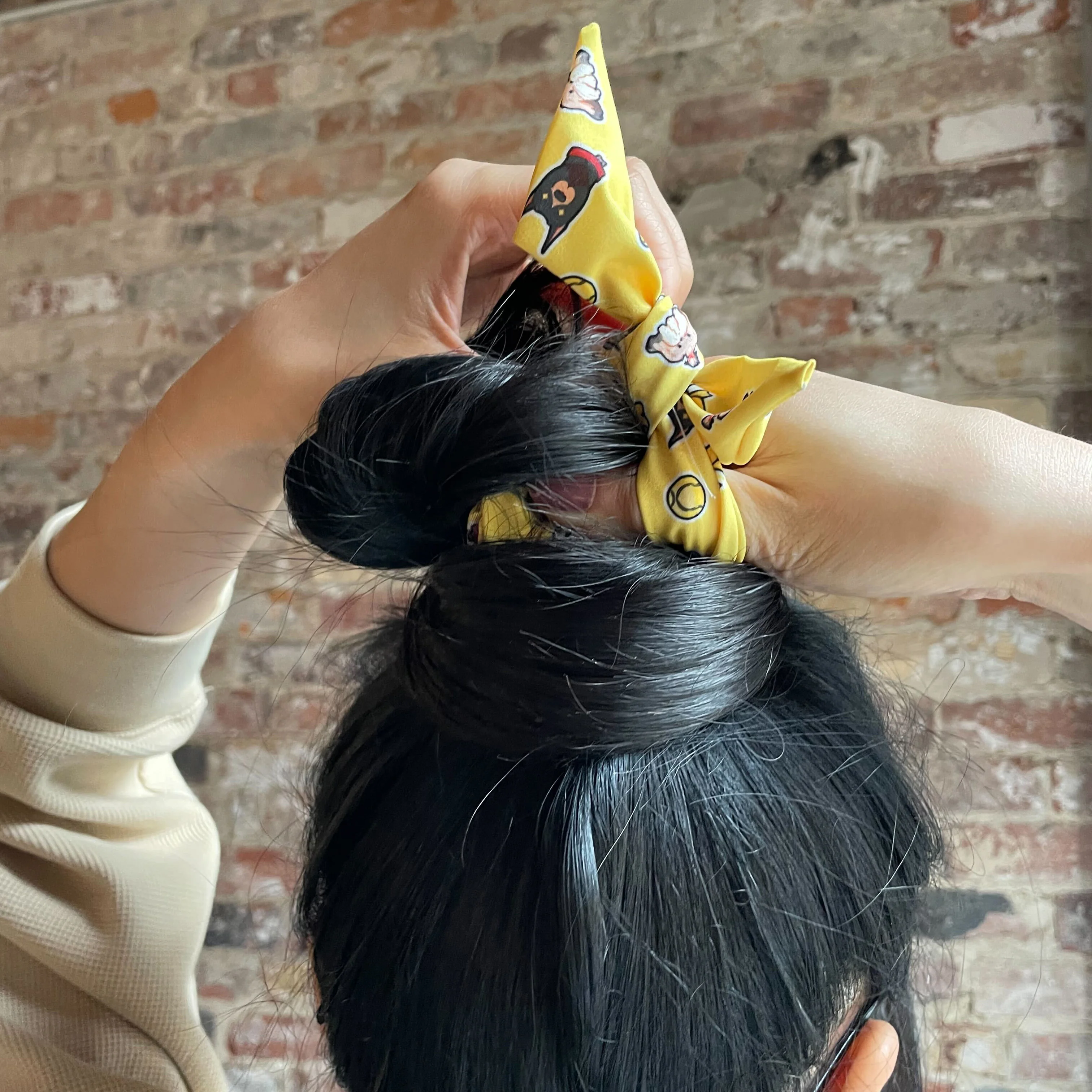 LOVE 4 A WALK - SCRUNCHIE - Image 4